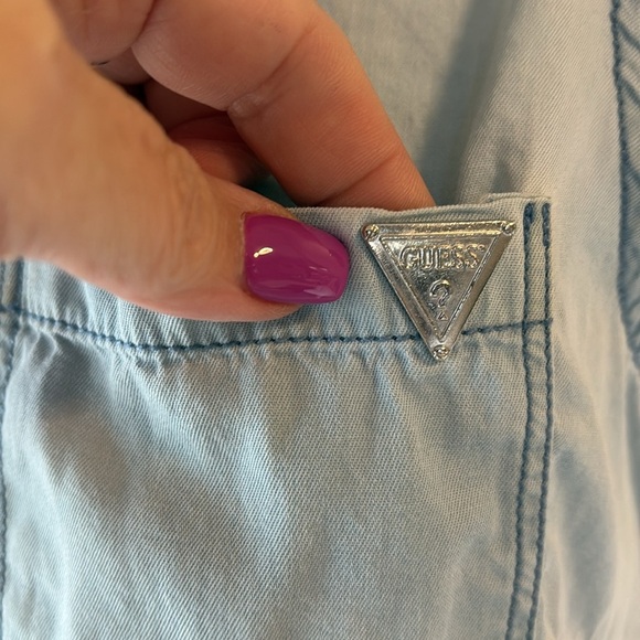 Guess women’s tie dye  blue button down shirt pocket collared sleeveless Med - Picture 2 of 11